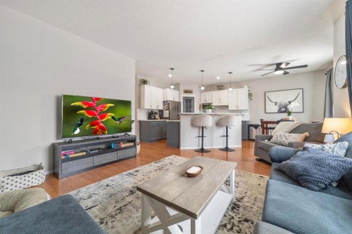 52 Elliott Drive, Camrose, AB - Indoor Photo Showing Living Room