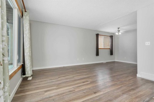 9 Cardinal Avenue, Red Deer, AB - Indoor Photo Showing Other Room