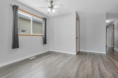 9 Cardinal Avenue, Red Deer, AB - Indoor Photo Showing Other Room
