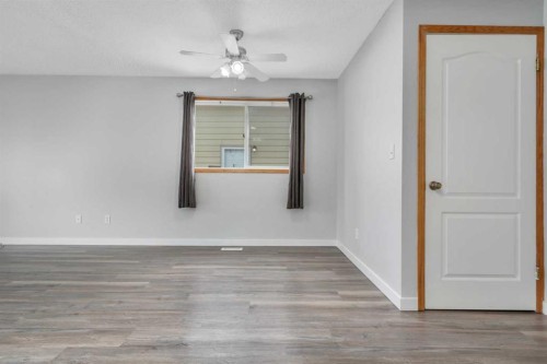 9 Cardinal Avenue, Red Deer, AB - Indoor Photo Showing Other Room