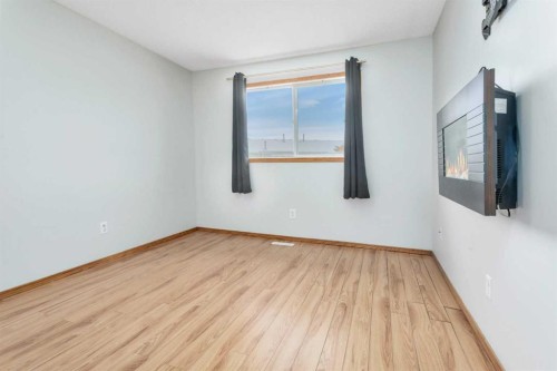 9 Cardinal Avenue, Red Deer, AB - Indoor Photo Showing Other Room