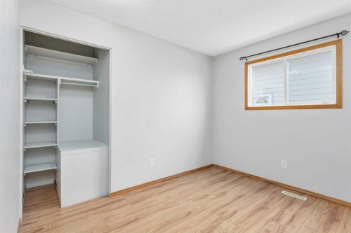 9 Cardinal Avenue, Red Deer, AB - Indoor Photo Showing Other Room