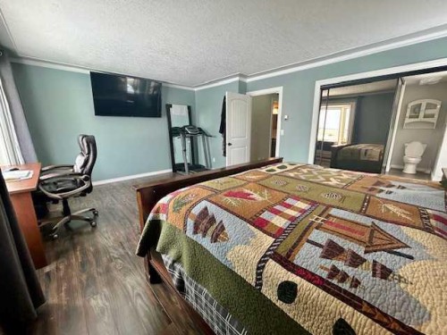 19438 Twp Rd 430, Rural Camrose County, AB - Indoor Photo Showing Bedroom