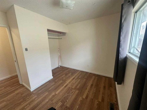 3905 52 Avenue, Ponoka, AB - Indoor Photo Showing Other Room
