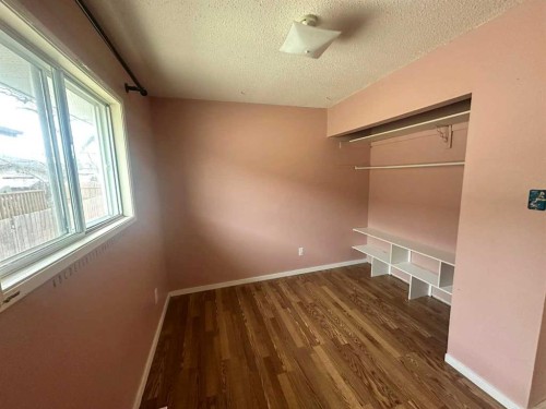 3905 52 Avenue, Ponoka, AB - Indoor Photo Showing Other Room