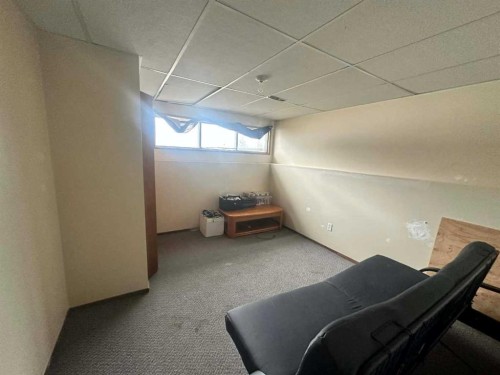 3905 52 Avenue, Ponoka, AB - Indoor