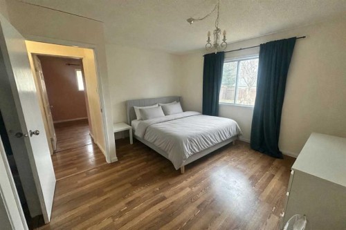 3905 52 Avenue, Ponoka, AB - Indoor Photo Showing Bedroom