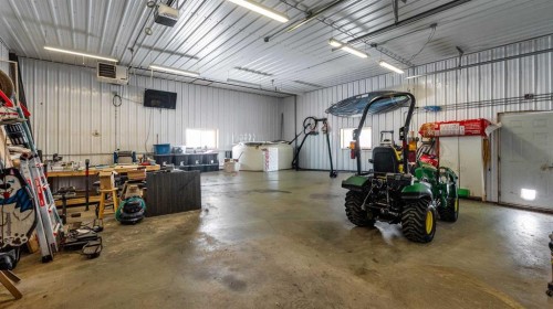 47020 Range Road 162, Rural Beaver County, AB - Indoor Photo Showing Garage