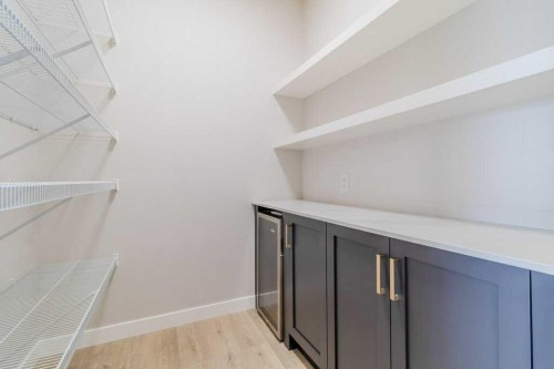 4307 48 Avenue, Sylvan Lake, AB - Indoor With Storage