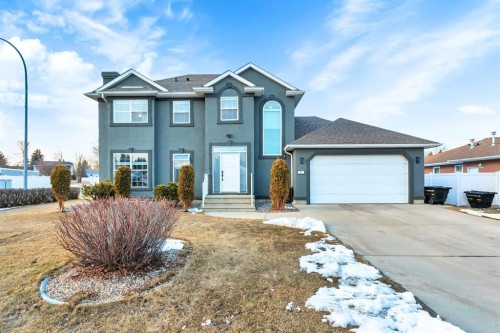 85 Hathaway Lane  Lacombe, AB T4L 1T3