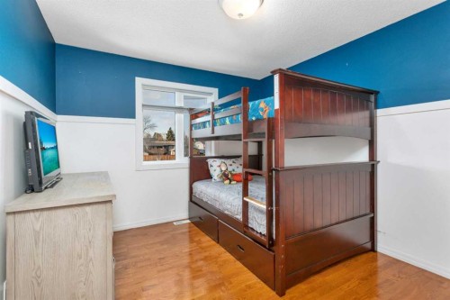 85 Hathaway Lane, Lacombe, AB - Indoor Photo Showing Bedroom