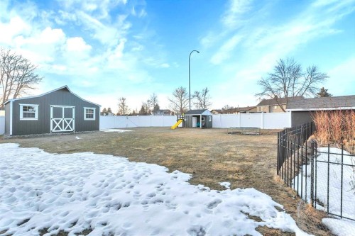 85 Hathaway Lane, Lacombe, AB - Outdoor