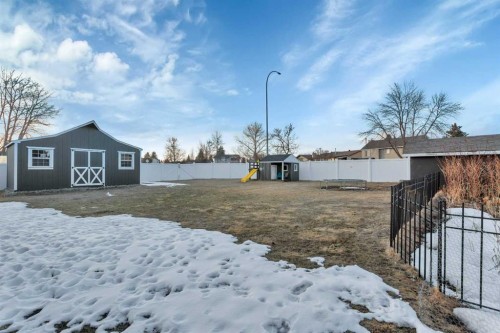 85 Hathaway Lane, Lacombe, AB - Outdoor