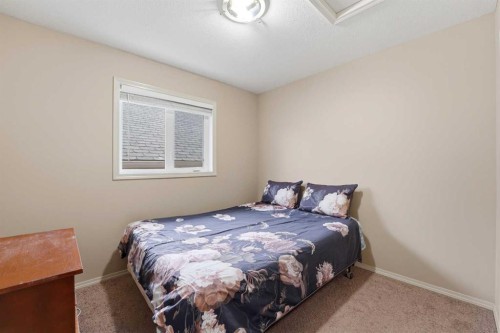 28 Ibbotson Close, Red Deer, AB - Indoor Photo Showing Bedroom
