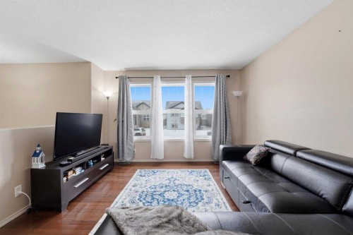 28 Ibbotson Close, Red Deer, AB - Indoor Photo Showing Living Room
