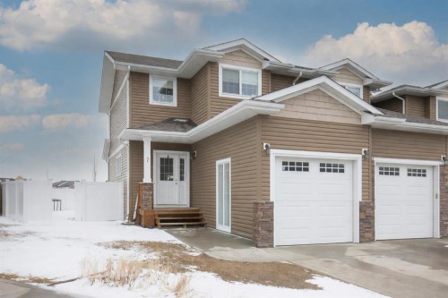 7 Rowberry Court  Sylvan Lake, AB T4S 0L7