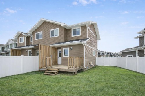 7 Rowberry Court, Sylvan Lake, AB - Outdoor