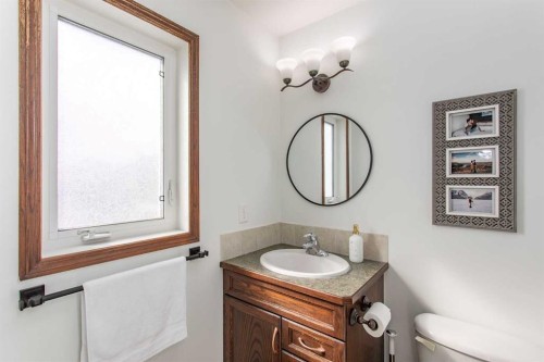 35 Landry Bend, Red Deer, AB - Indoor Photo Showing Bathroom