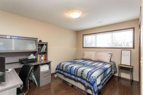 35 Landry Bend, Red Deer, AB - Indoor Photo Showing Bedroom