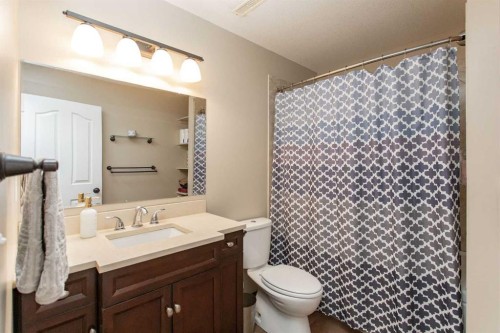 35 Landry Bend, Red Deer, AB - Indoor Photo Showing Bathroom