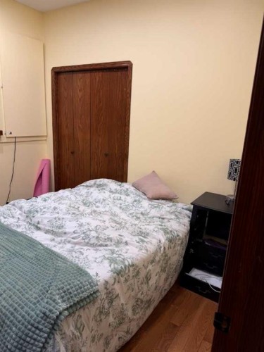 104 Kirkland Close, Red Deer, AB - Indoor Photo Showing Bedroom