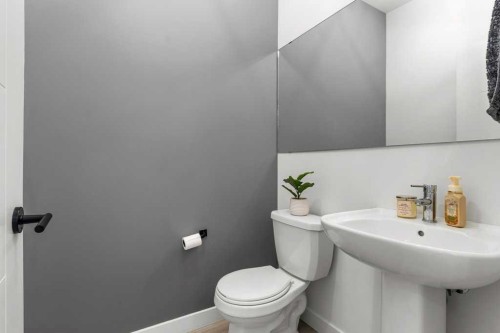 4143 Ryders Ridge Boulevard, Sylvan Lake, AB - Indoor Photo Showing Bathroom