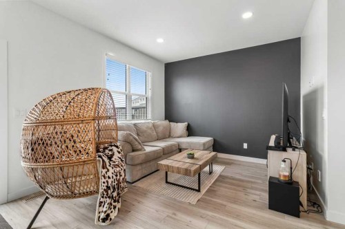 4143 Ryders Ridge Boulevard, Sylvan Lake, AB - Indoor Photo Showing Living Room