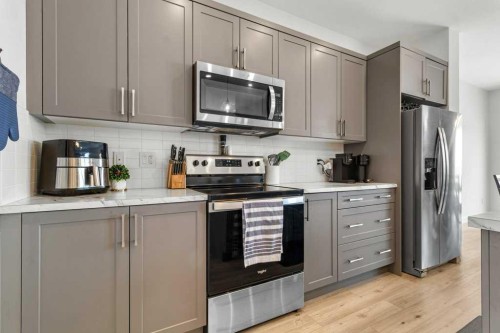 4143 Ryders Ridge Boulevard, Sylvan Lake, AB - Indoor Photo Showing Kitchen