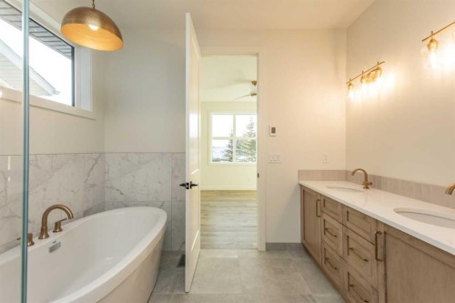 20 Emmett Crescent, Red Deer, AB - Indoor Photo Showing Bathroom