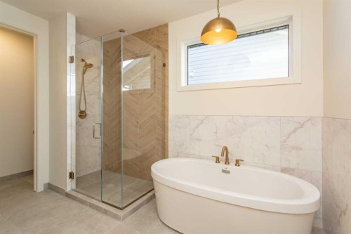 20 Emmett Crescent, Red Deer, AB - Indoor Photo Showing Bathroom