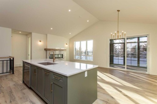 20 Emmett Crescent, Red Deer, AB - Indoor Photo Showing Kitchen