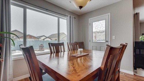 148 Valley Crescent, Blackfalds, AB - Indoor Photo Showing Dining Room