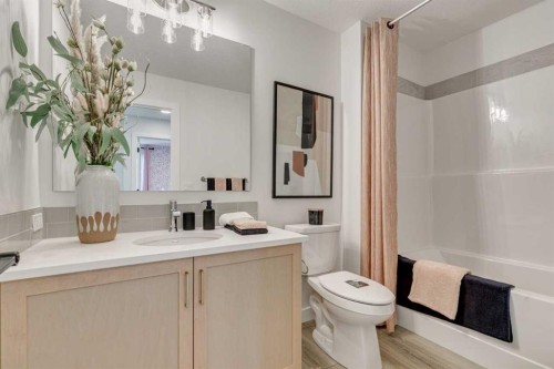 23 Verdure Gate Sw, Calgary, AB - Indoor Photo Showing Bathroom