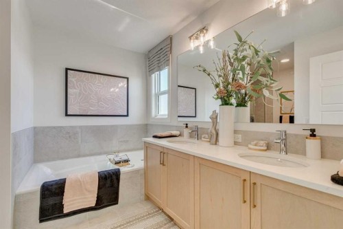 23 Verdure Gate Sw, Calgary, AB - Indoor Photo Showing Bathroom