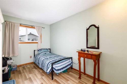 7 Mclevin Crescent, Red Deer, AB - Indoor Photo Showing Bedroom