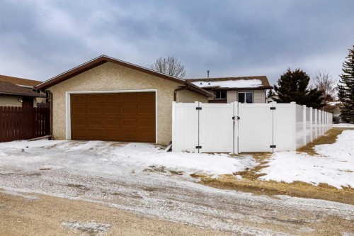 7 Mclevin Crescent, Red Deer, AB - Outdoor With Exterior