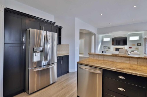 87 Aldrich Close South, Red Deer, AB - Indoor Photo Showing Kitchen