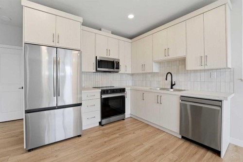 41 Emmett Crescent, Red Deer, AB - Indoor Photo Showing Kitchen With Stainless Steel Kitchen