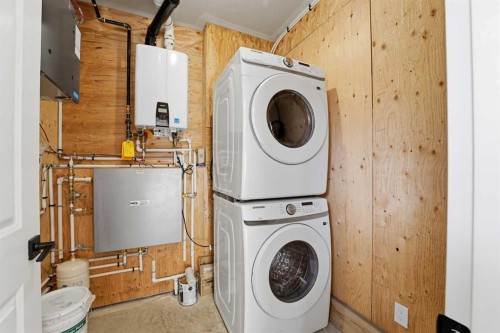 41 Emmett Crescent, Red Deer, AB - Indoor Photo Showing Laundry Room