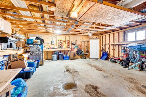 154 Devilder, Trochu, AB - Indoor