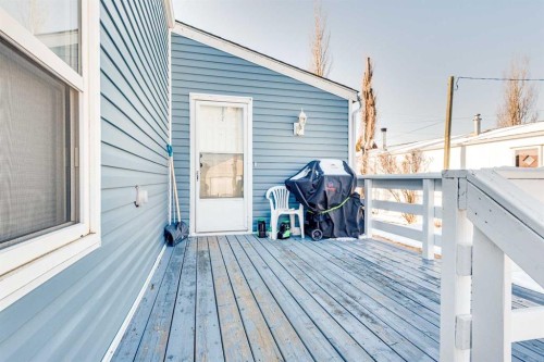 154 Devilder, Trochu, AB - Outdoor With Deck Patio Veranda With Exterior