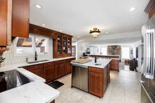 14 Warwick Drive, Red Deer, AB - Indoor Photo Showing Kitchen
