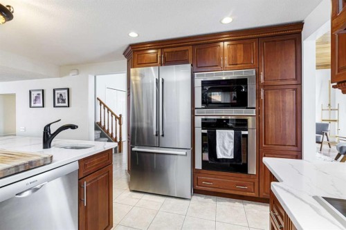 14 Warwick Drive, Red Deer, AB - Indoor Photo Showing Kitchen