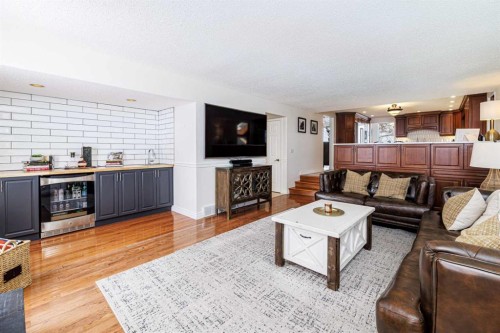 14 Warwick Drive, Red Deer, AB - Indoor Photo Showing Living Room