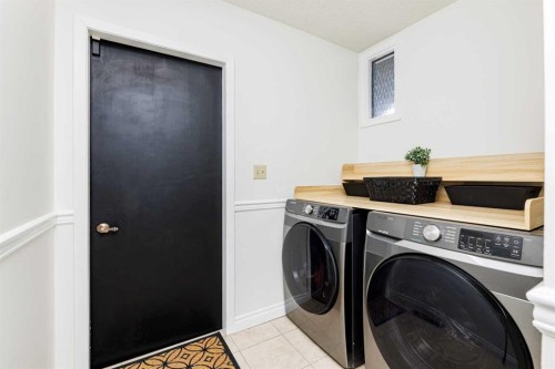 14 Warwick Drive, Red Deer, AB - Indoor Photo Showing Laundry Room