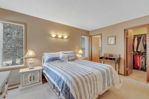 38459 Range Road 283, Rural Red Deer County, AB - Indoor Photo Showing Bedroom