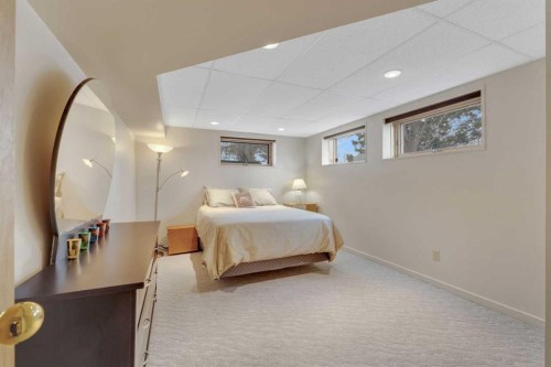 38459 Range Road 283, Rural Red Deer County, AB - Indoor Photo Showing Bedroom