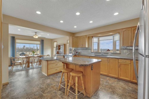 38459 Range Road 283, Rural Red Deer County, AB - Indoor Photo Showing Kitchen