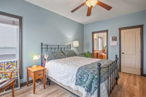 7135 Henner'S Road, Lacombe, AB - Indoor Photo Showing Bedroom