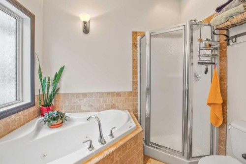 7135 Henner'S Road, Lacombe, AB - Indoor Photo Showing Bathroom